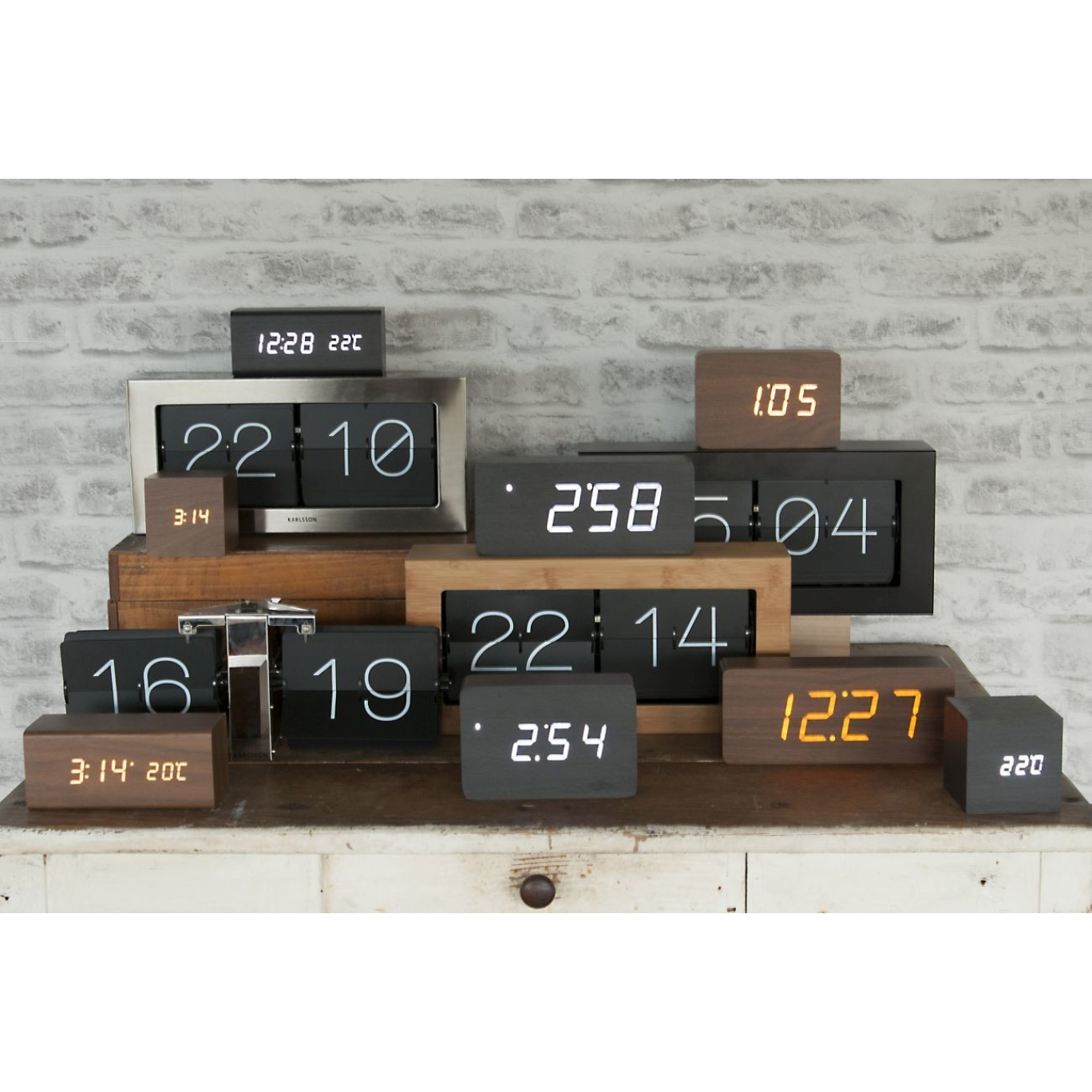 Karlsson Flip Clock No Case Flip Uhr 36 x 8,5 x14 cm schwarz mit